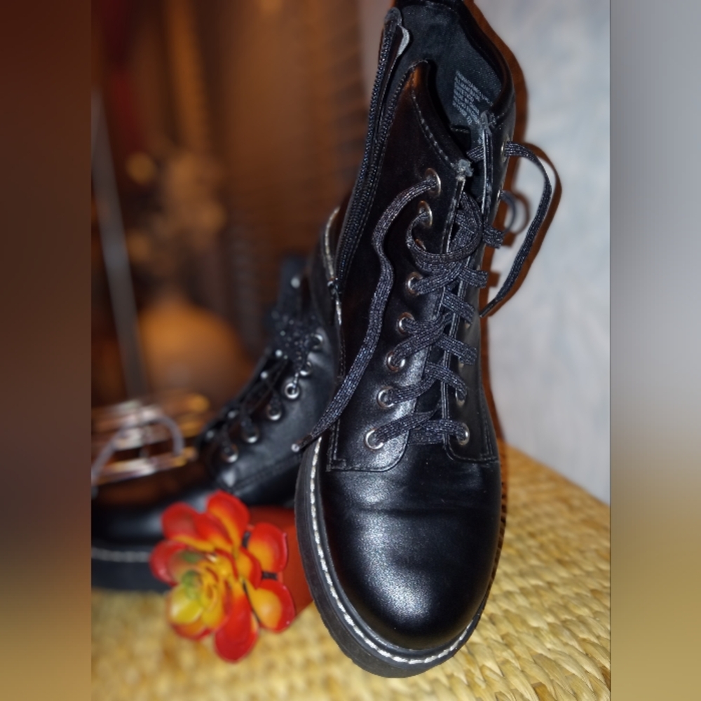Madden NYC, Black, Platform Boots - Picture 2 of 3